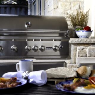 Coyote Outdoor Kitchen 42" Grill Close Up Coyote Outdoor Kitchen